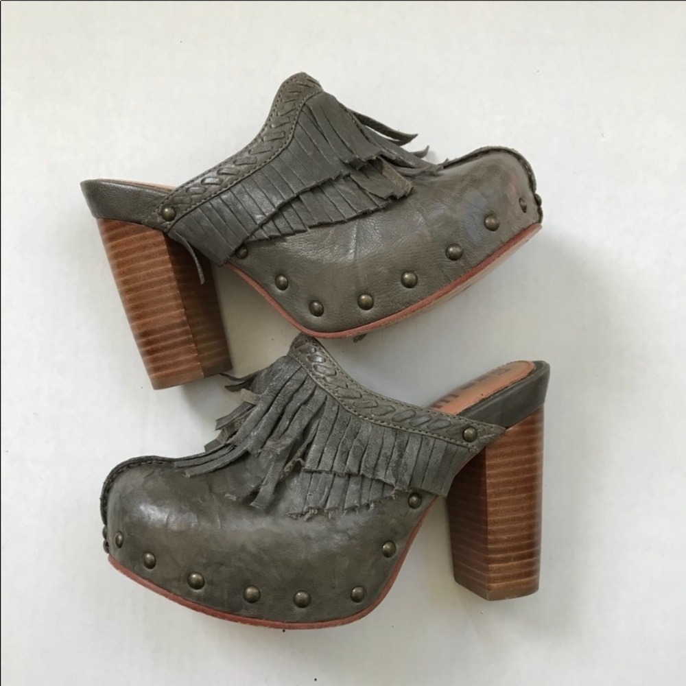 Anthropologie GeeWawa fringe mule